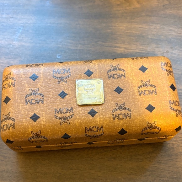 MCM Purple Sunglasses - Picture 4 of 4